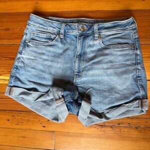American eagle mom short